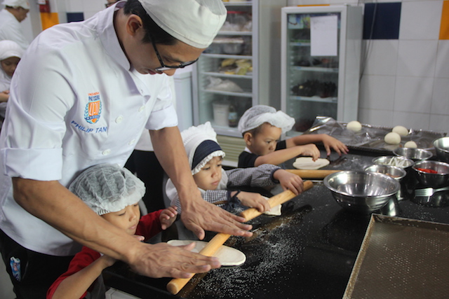 Sukawu.com-Summer-Program-Anak-belajar-bikin-pizza-bersama-IPS